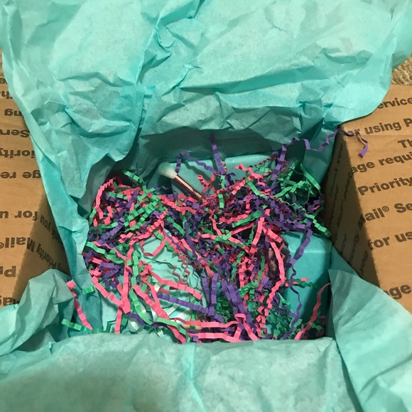 Beauty Mystery Box💋FIRM PRICE💋 - Picture 3 of 10